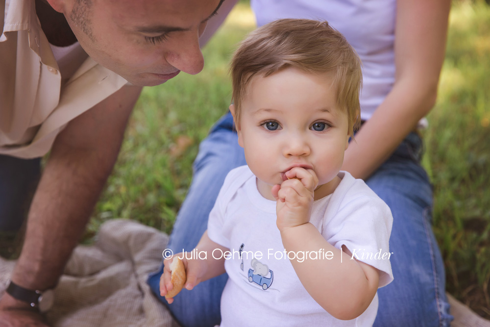 julia-oehme-familienfotos-kinderfotos-park-familienfotografie-draußen-leipzig-halle-chemnitz (4)