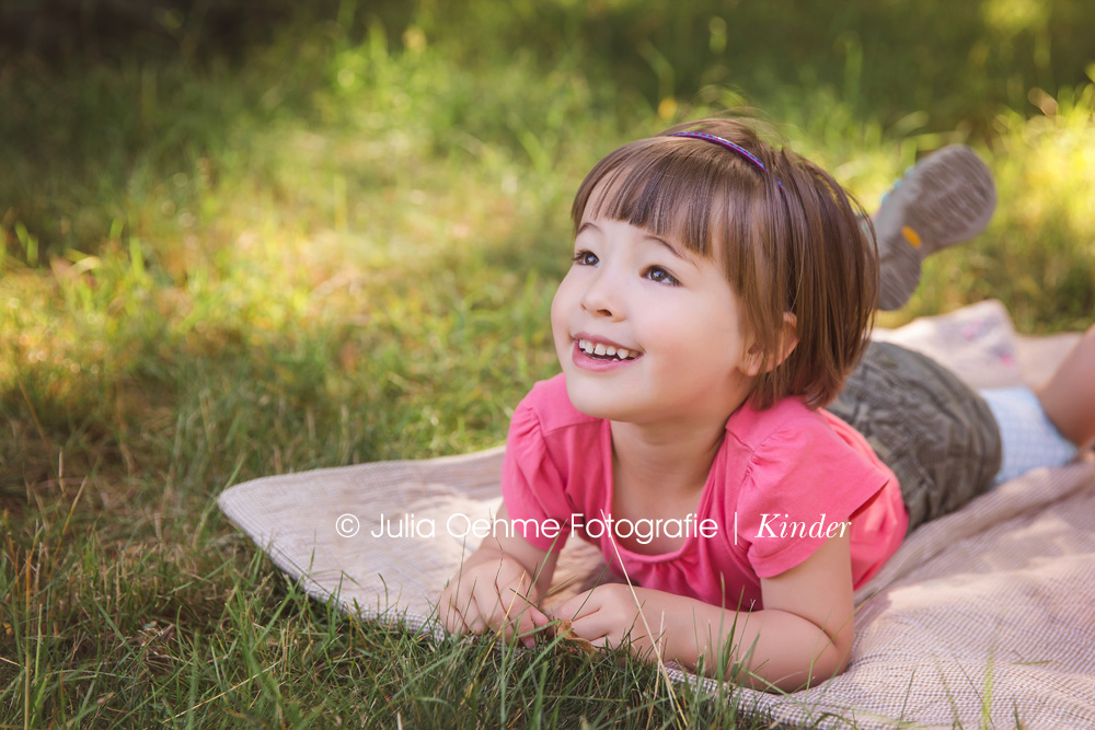 julia-oehme-familienfotos-kinderfotos-park-familienfotografie-draußen-leipzig-halle-chemnitz (9)