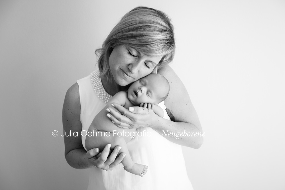 julia oehme schwangerschafts- und babyfotos chemnitz neugeborenenfotos babybilder junge baby fotos leipzig newborn fotostudio dresden berlin