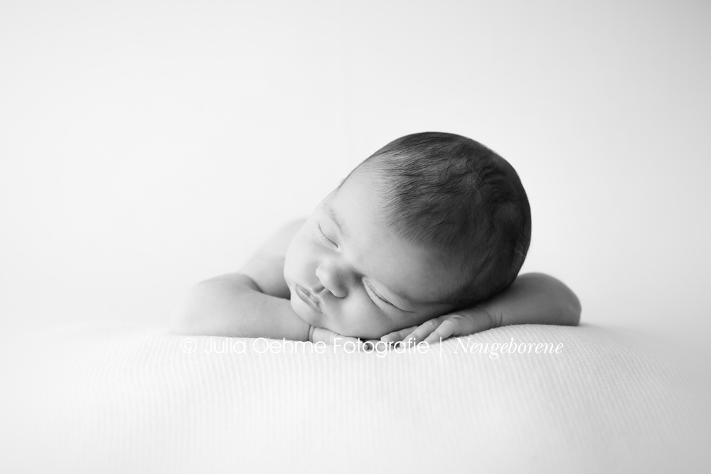 schwangerschafts- und babyfotos mit großer schwester in leipzig im fotostudio von julia oehme babyfotografin (4)