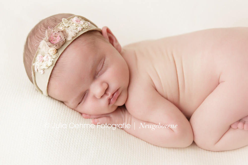 schwangerschafts- und babyfotos mit großer schwester in leipzig im fotostudio von julia oehme babyfotografin (7)