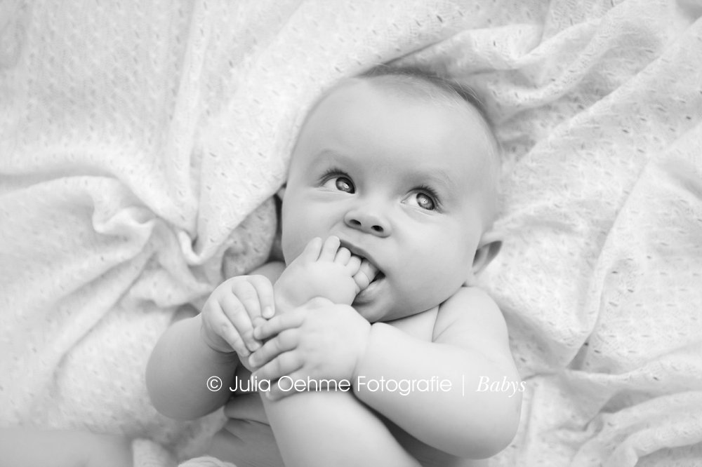baby fotos 5 monate mädchen fotoshooting leipzig babyfotograf julia oehme halle dresden chemnitz babyfotografie (3)