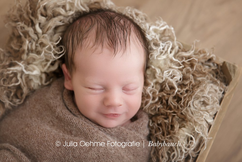 babybauchfotos und babyfotos altenburg leipzig chemnitz schwangerschaftsshooting mit babybauch neugeborenenfotos mit baby junge leipzig julia oehme (3)