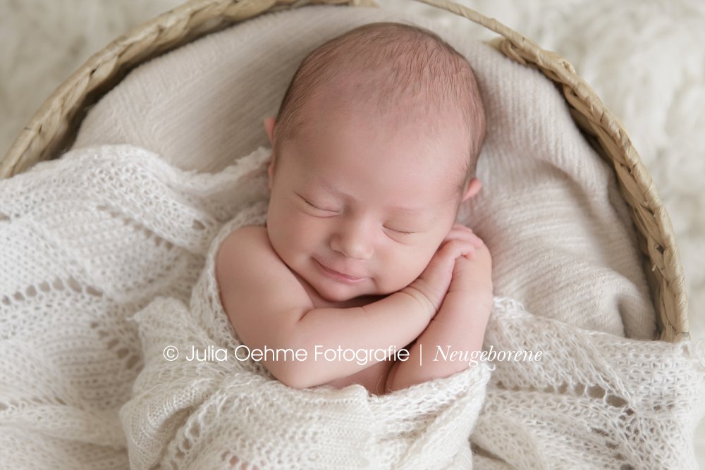 Schwangerschaftsfotos und Neugeborenenfotos im Fotostudio in Leipzig bei Babyfotograf Julia Oehme (10)