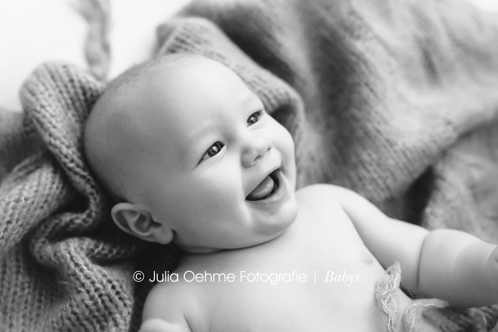 Natürliche Babyfotos 5 Monate alter Junge Julia Oehme Fiotografie Fotostudio in Leipzig (12)