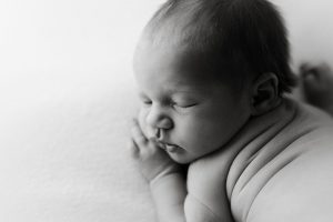 süsses neugeborenenfoto portrait fotoshooting babyfotograf leipzig