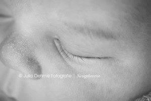 makrofotos neugeborenenfotos wimpern detailfotos baby babyfotograf newbornshooting babyfotografin julia oehme fotostudio leipzig halle fotograf