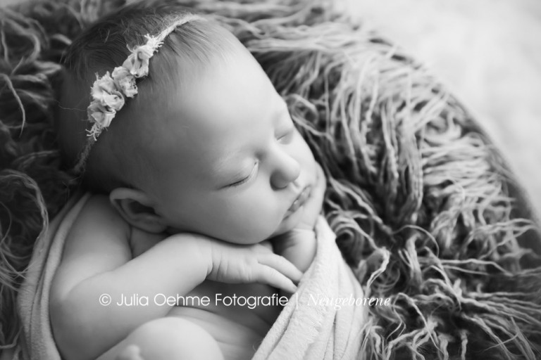 Neu­ge­bo­re­nen­fo­to­gra­fie in Leip­zig | Anna Livia – 13 Tage alt