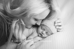 neugeborenenfotos junge baby babyfotos babybilder babyfotografin julia oehme fotostudio leipzig chemnitz dresden fotograf