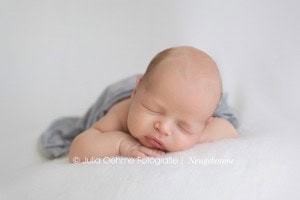 zarte babyfotos junge neugeborenenfotos niedlich babybilder babyfotograf julia oehme fotostudio leipzig