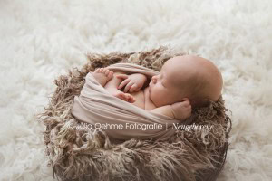 zarte babyfotos junge neugeborenenfotos niedlich babybilder babyfotograf julia oehme fotostudio leipzig