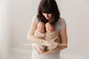 neugeborenenfotos babyfotos zwillinge fotoshooting baby leipzig halle chemnitz dresden babyfotoshooting berlin fotostudio julia oehme babyfotografie