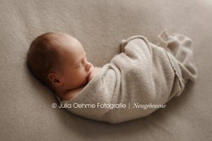 neugeborenenfotos babyfotos fotoshooting newborn leipzig halle chemnitz dresden babyfotoshooting berlin fotostudio julia oehme babyfotografie