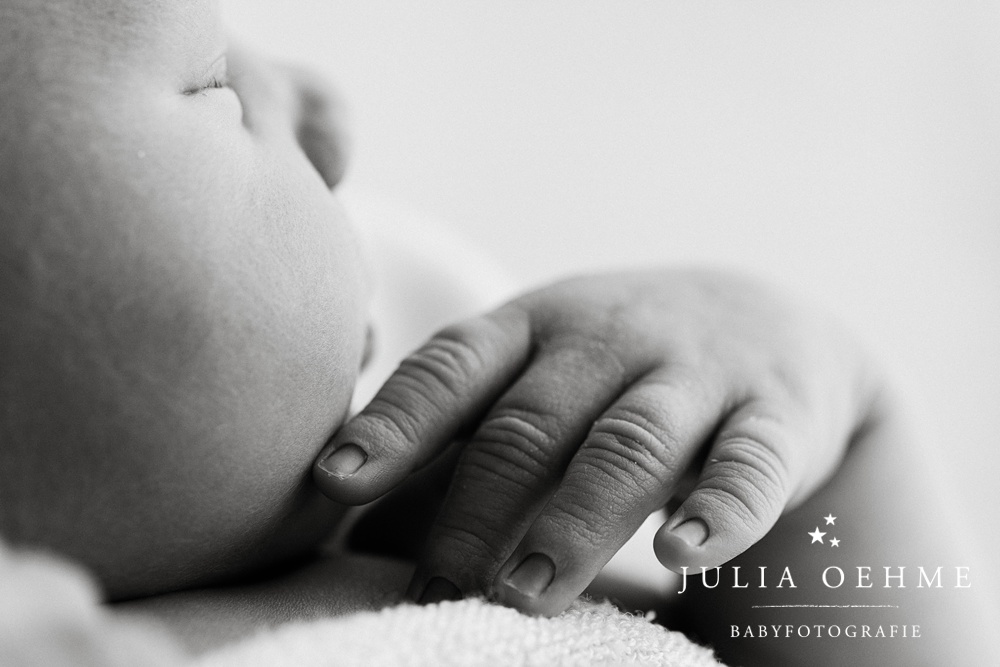 babyfotos leipzig julia oehme neugeborenenfotoshooting babybilder halle