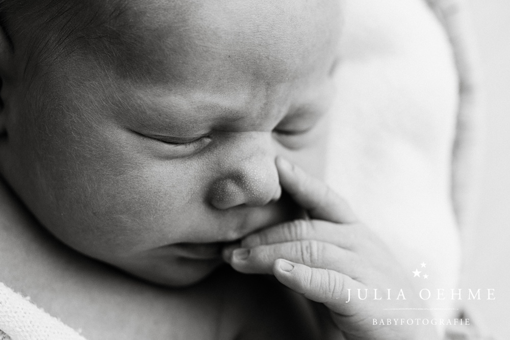 babyfotos leipzig julia oehme neugeborenenfotoshooting babybilder halle